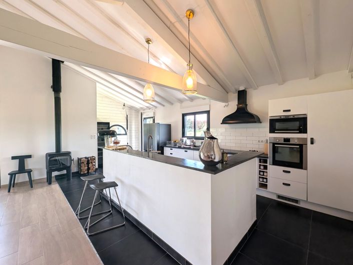 Image No.5-2 Bed House for sale