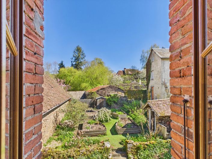 Image No.15-5 Bed House for sale