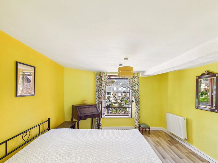 Image No.5-5 Bed House for sale