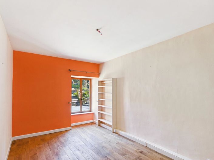 Image No.5-5 Bed House for sale