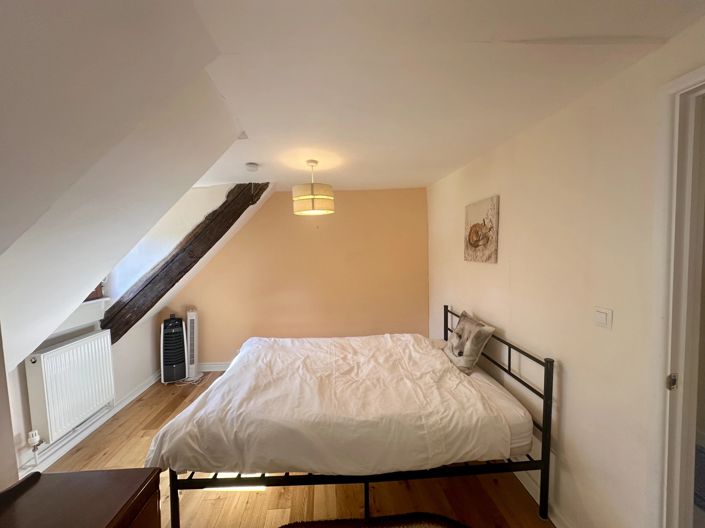 Image No.8-5 Bed House for sale