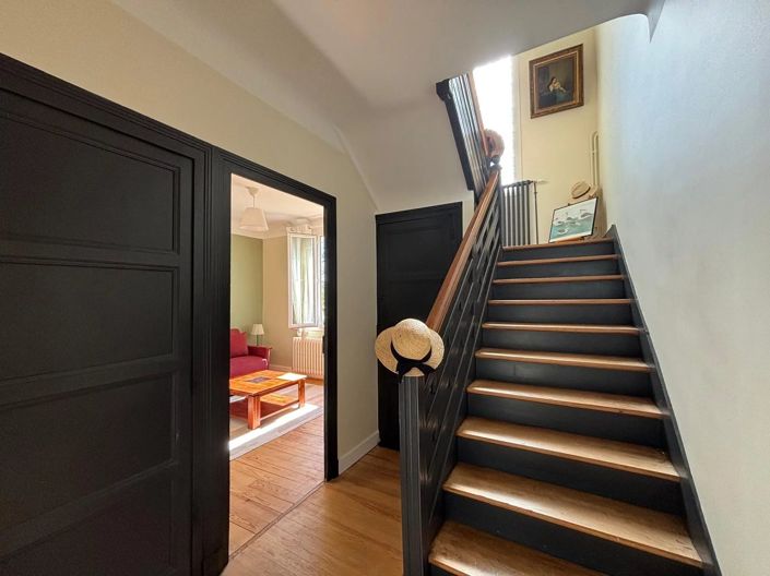 Image No.10-5 Bed House for sale