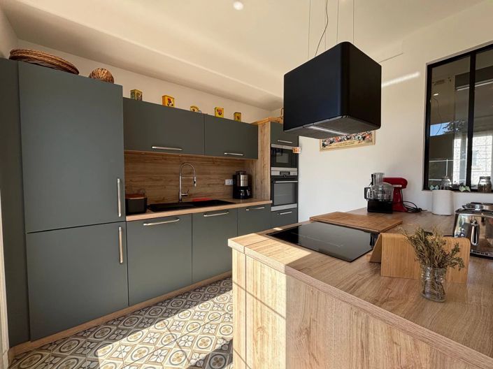 Image No.2-5 Bed House for sale