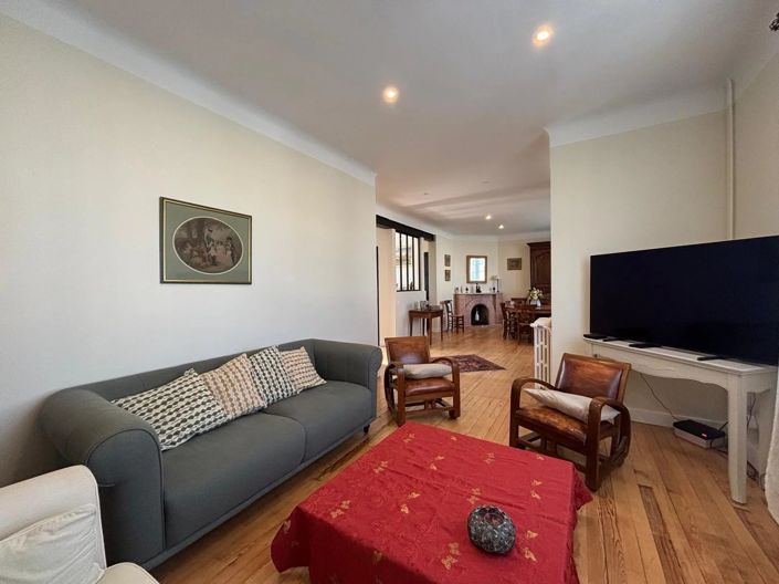 Image No.3-5 Bed House for sale