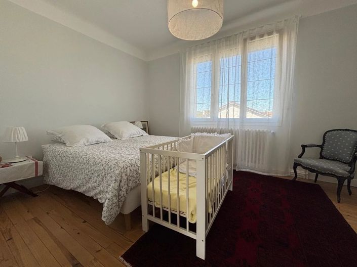 Image No.5-5 Bed House for sale