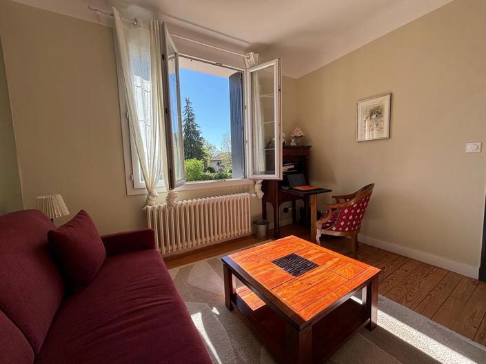 Image No.8-5 Bed House for sale