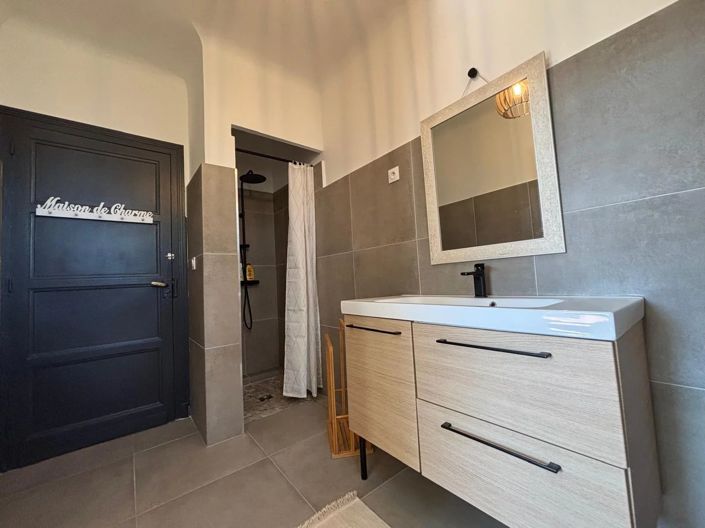 Image No.9-5 Bed House for sale