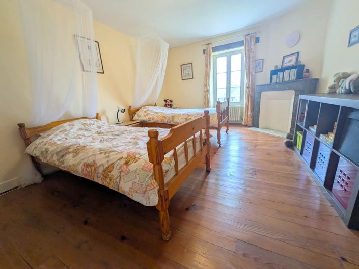 Image No.10-5 Bed Village House for sale