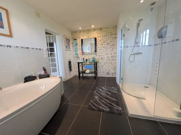 Image No.9-5 Bed Village House for sale