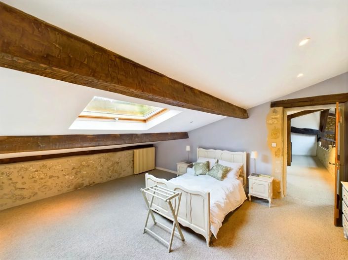 Image No.10-6 Bed House for sale