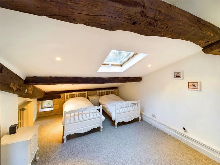 Image No.11-6 Bed House for sale