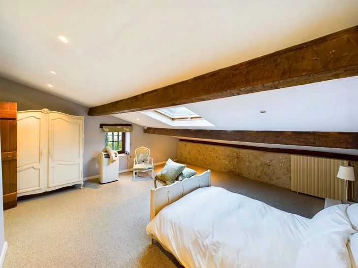 Image No.14-6 Bed House for sale