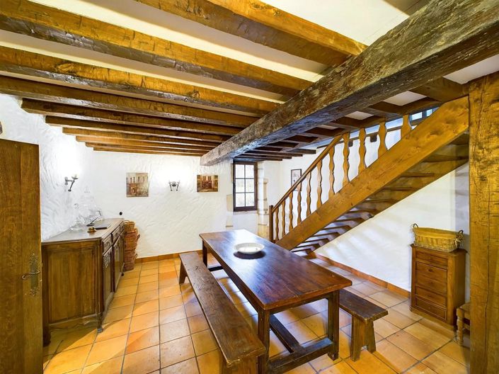 Image No.6-6 Bed House for sale