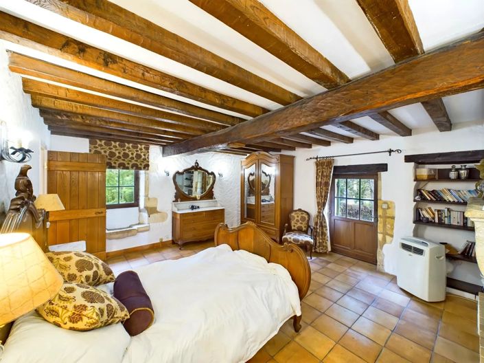 Image No.7-6 Bed House for sale