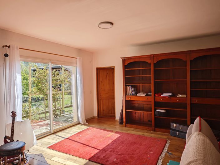 Image No.8-3 Bed House for sale