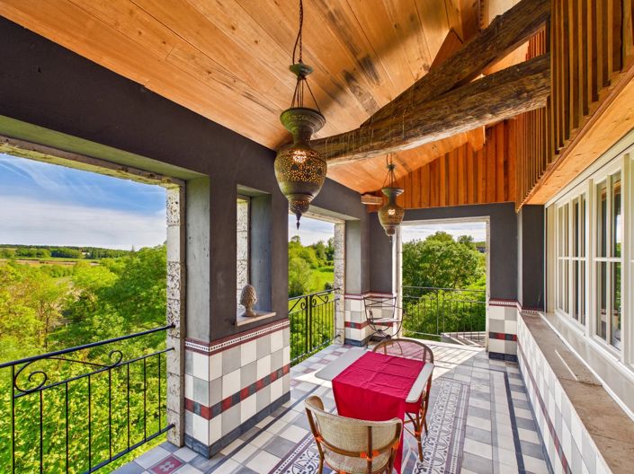 Image No.8-7 Bed House for sale