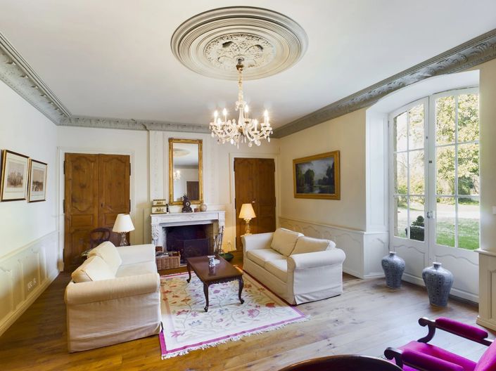 Image No.4-9 Bed House for sale