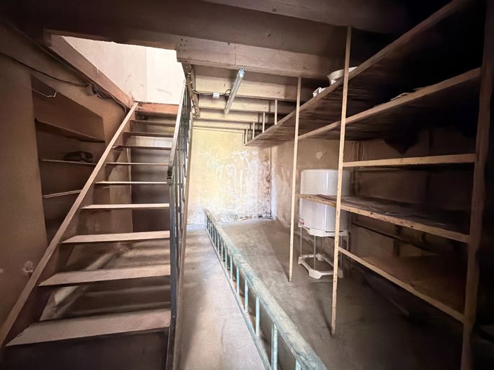 Image No.8-4 Bed House for sale