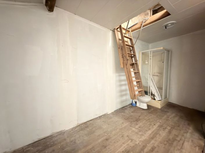 Image No.9-4 Bed House for sale