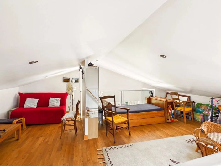 Image No.10-3 Bed House for sale