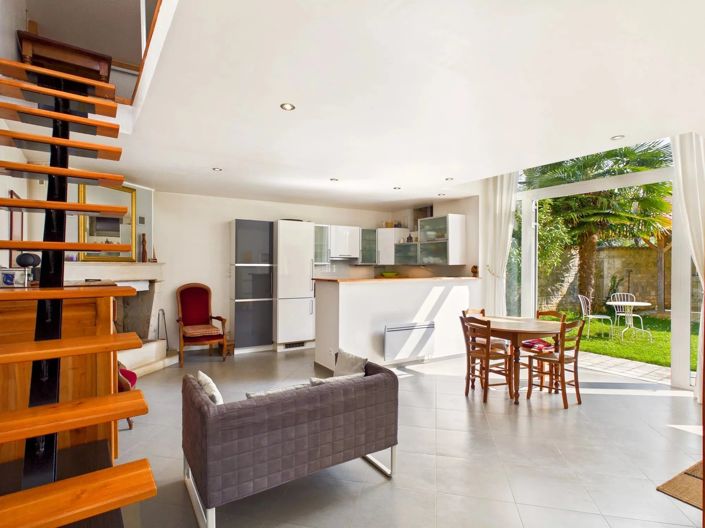 Image No.3-3 Bed House for sale