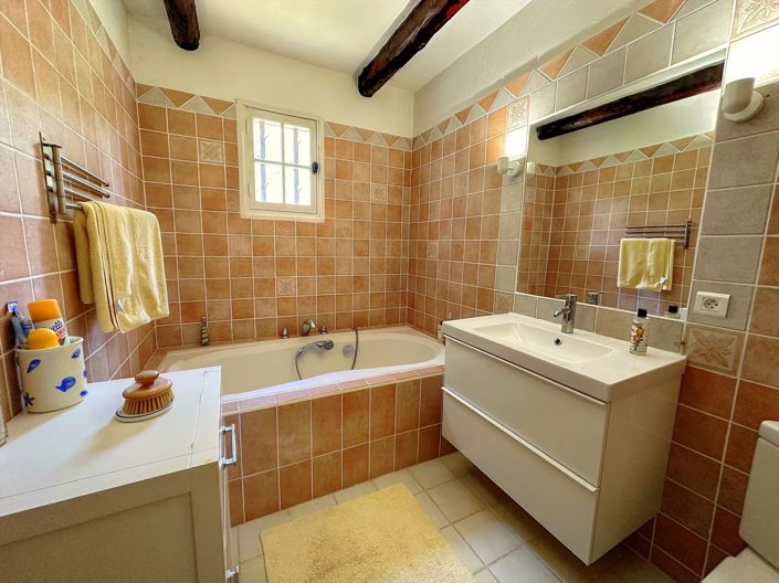 Image No.10-4 Bed House for sale