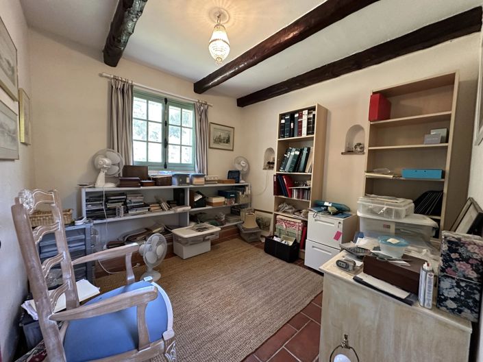 Image No.15-4 Bed House for sale