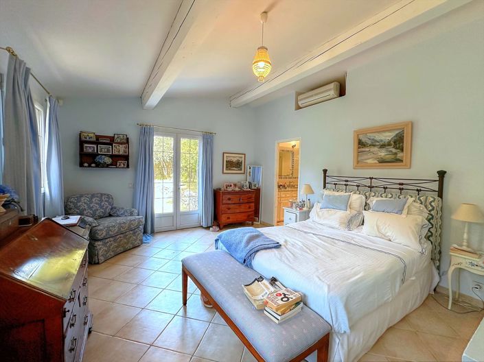 Image No.7-4 Bed House for sale