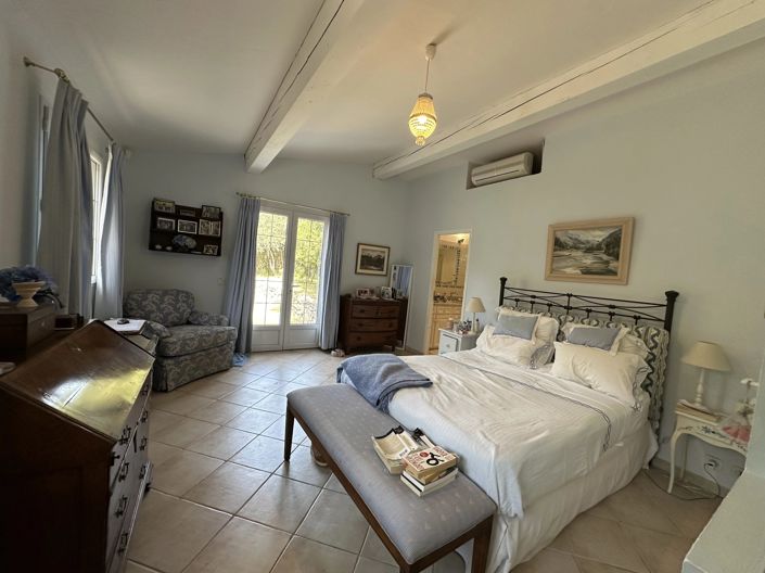 Image No.8-4 Bed House for sale