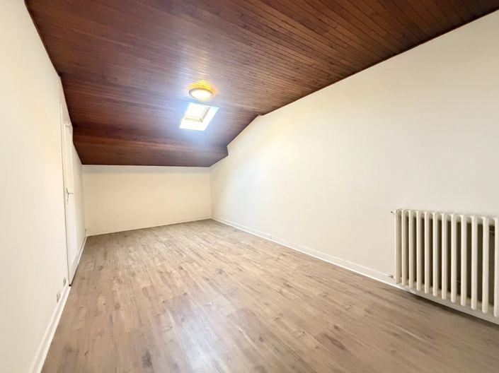 Image No.12-4 Bed House for sale