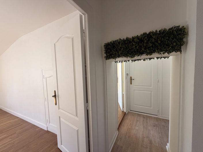 Image No.7-4 Bed House for sale