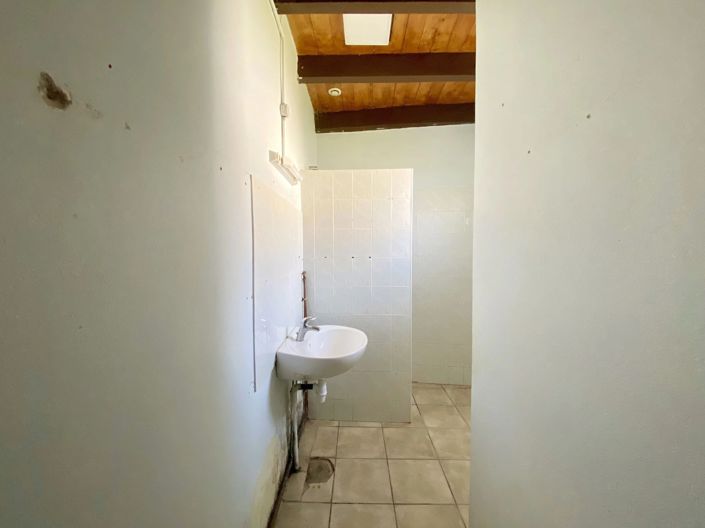 Image No.12-1 Bed House for sale