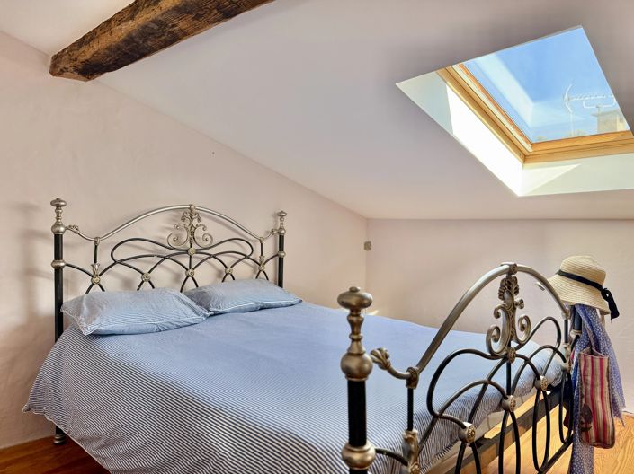 Image No.12-3 Bed House for sale