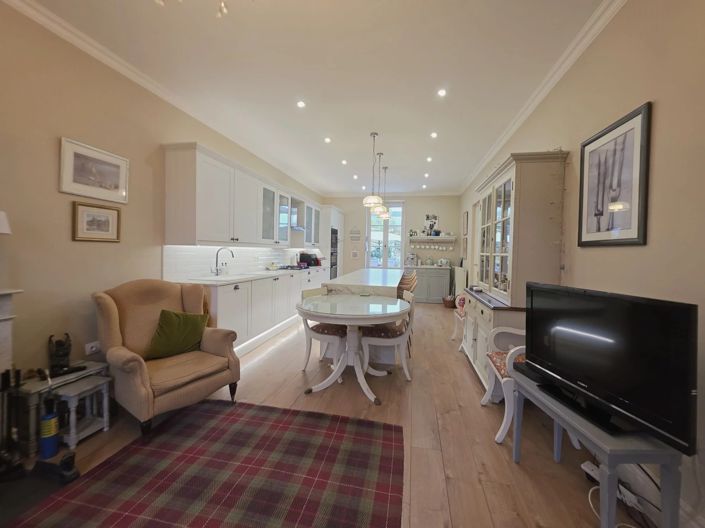 Image No.3-3 Bed House for sale