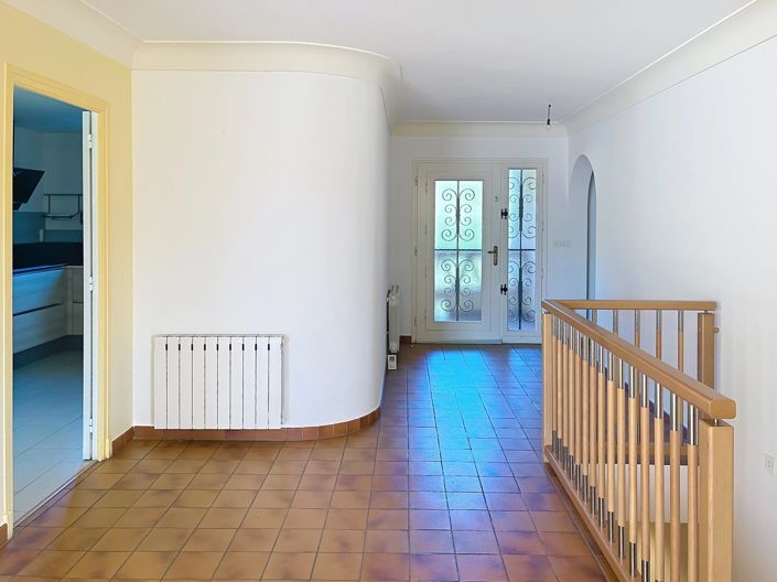 Image No.10-4 Bed House for sale