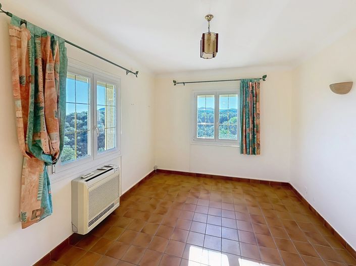 Image No.11-4 Bed House for sale