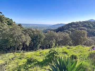 b8e6e81a03f5be9762188e124be427fc3d9f681e36334