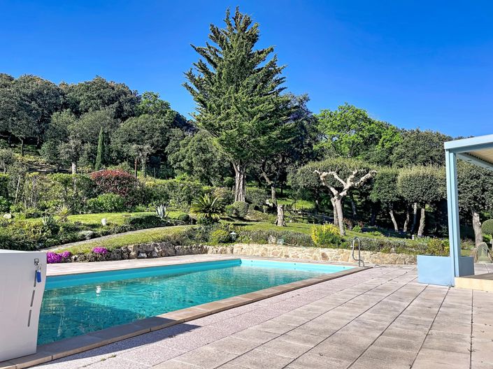 Image No.2-4 Bed House for sale