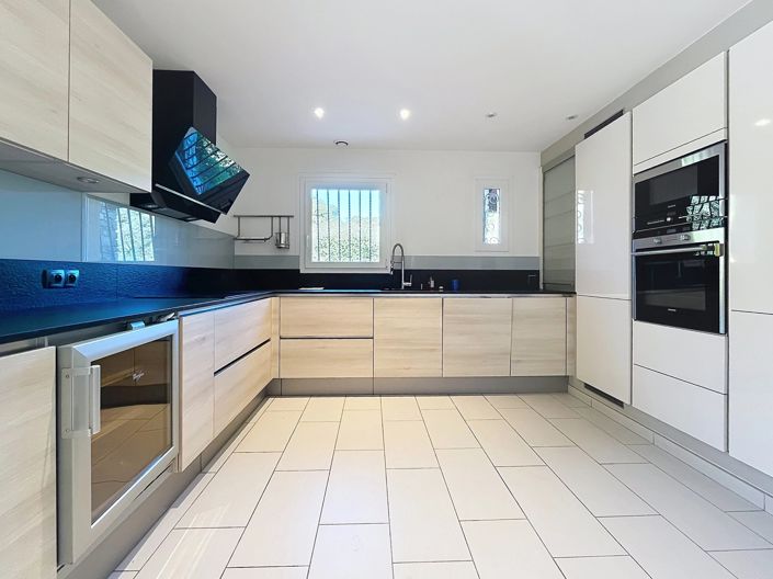 Image No.5-4 Bed House for sale