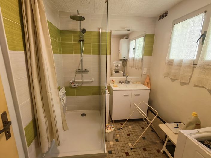 Image No.9-6 Bed House for sale