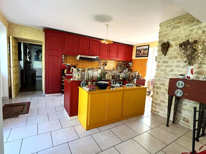 Image No.10-3 Bed House for sale