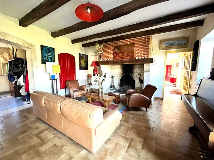 Image No.11-3 Bed House for sale