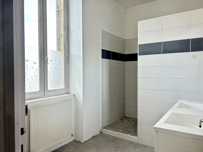 Image No.10-3 Bed Village House for sale