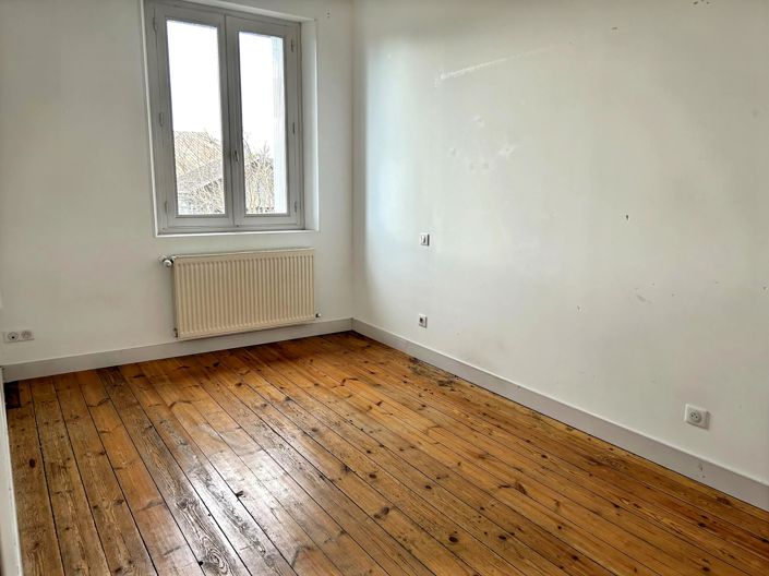 Image No.11-3 Bed Village House for sale