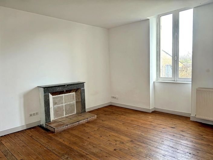 Image No.8-3 Bed Village House for sale