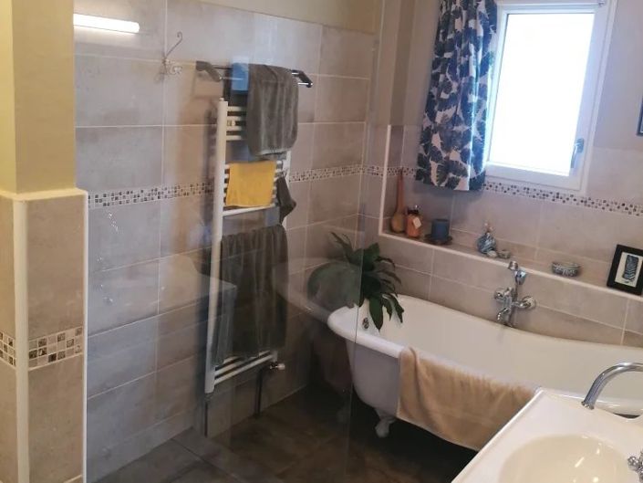 Image No.9-3 Bed House for sale