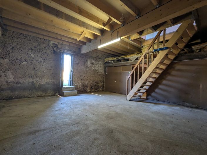 Image No.11-2 Bed Village House for sale