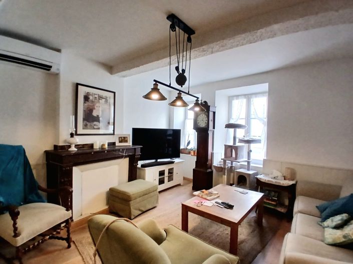 Image No.9-5 Bed House for sale