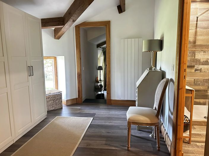 Image No.8-5 Bed House for sale