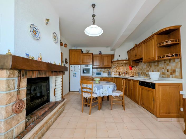 Image No.4-2 Bed House for sale